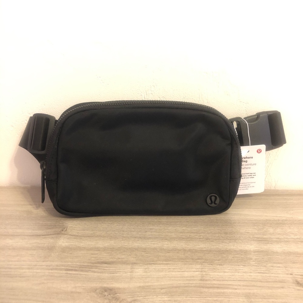 Lululemon Everywhere Belt Bag